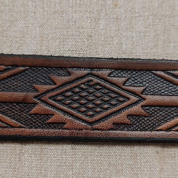 Brown Leather Tooled Men's Belt with Silver Buckle Size 40 - Picture 9 of 11